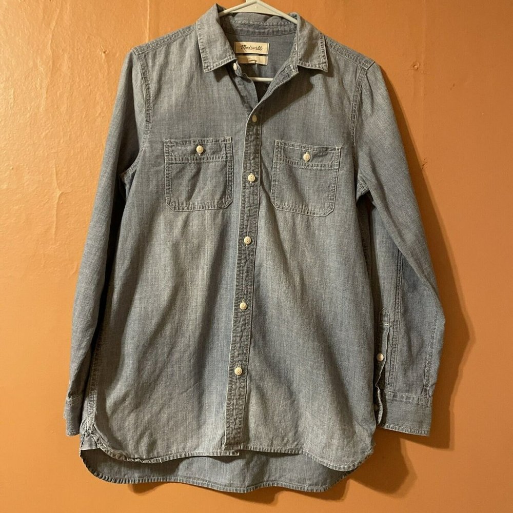 Madewell Classic Denim Button Up Shirt Size Medium Light Wash Front Pockets